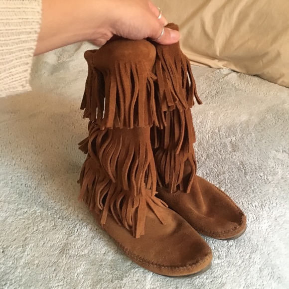 Minnetonka fringe boots - Picture 4 of 6
